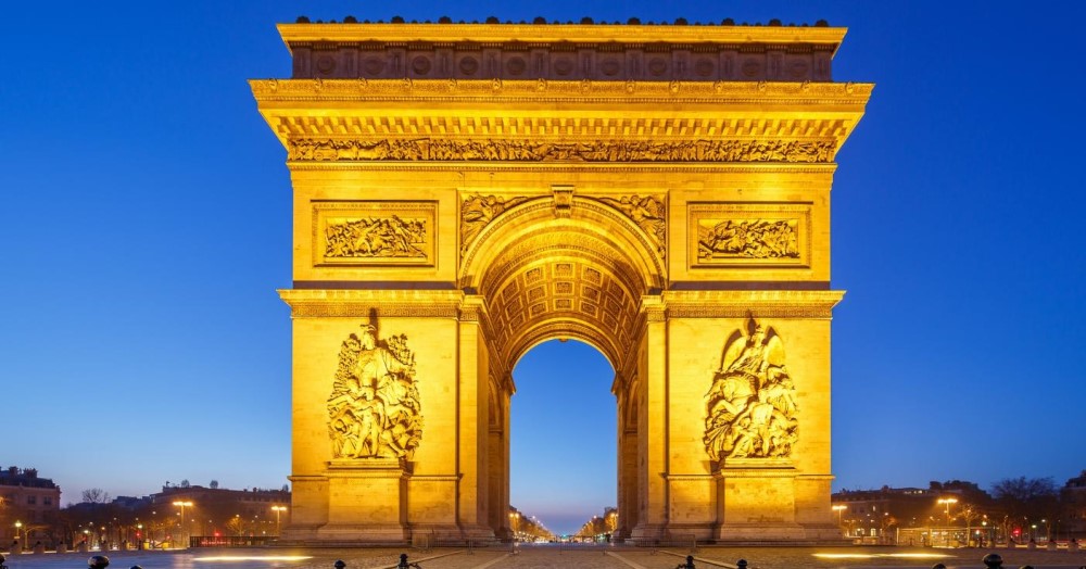 триумфальная арка париж