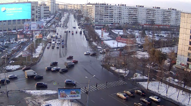 Kreuzung Komsomolsky Avenue - Tschaikowsky. Tscheljabinsk Webcam online