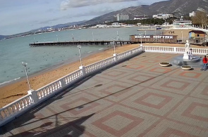 Gelendzhik Webcam mit Blick auf die Skulptur der Weißen Braut am Wasser