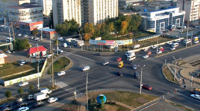 Kreuzung der 45. Parallel- und Dovatortsev-Straße. Stavropol Webcam online