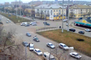 Webcam Astrakhan, die Kreuzung der Straßen Nikolai Ostrovsky und Combat