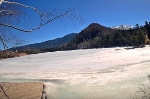 Ökopark Seen auf Snezhnaya. Blick auf den Emerald-See. Baikalsk-Webcams