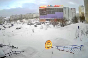 Blick auf das Einkaufszentrum North Nagornoye. Webcams in Murmansk online