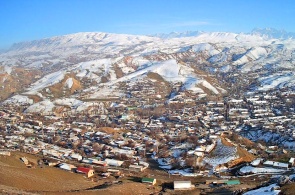 Blick auf die Stadt Sulukta. Webcams Bischkek