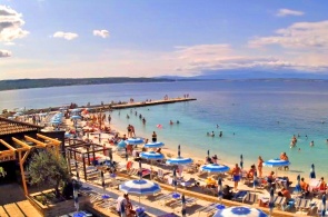 Blick auf den Strand Roka in Crikvenica. Rijeka-Webcams online