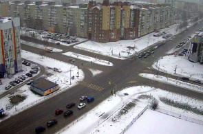 Webkamera mit Blick auf die Kreuzung der Chapaev Straßen - 60 Jahre Oktober