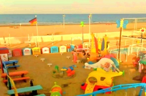 Kinderspielplatz am Strand von Riccione. Rimini-Webcams