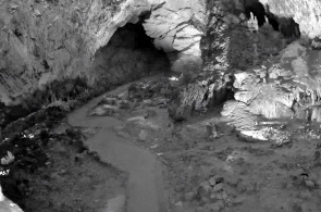 Innenansicht der Perthosa-Höhlen. Webcams Salerno online