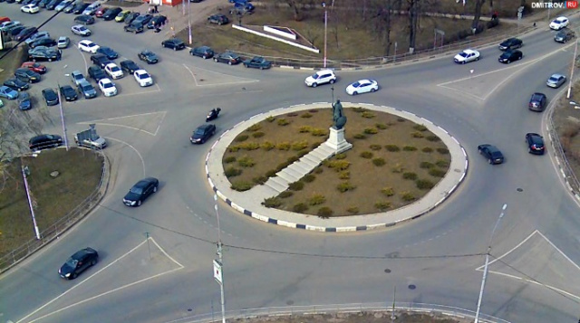 Denkmal für St. Dmitry Solunsky. Dmitrov Webcams online