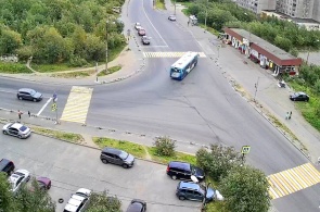 Kreuzung der Straßen Kapitan Maklakov und Skalnaya. Webcams Murmansk
