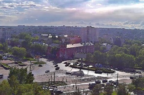 Die Kreuzung der Alleen Krasnoarmeysky-Baumeister. Barnaul Webcams online