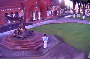 Skulptur des Erzengels Michael. Minsk Webcam online
