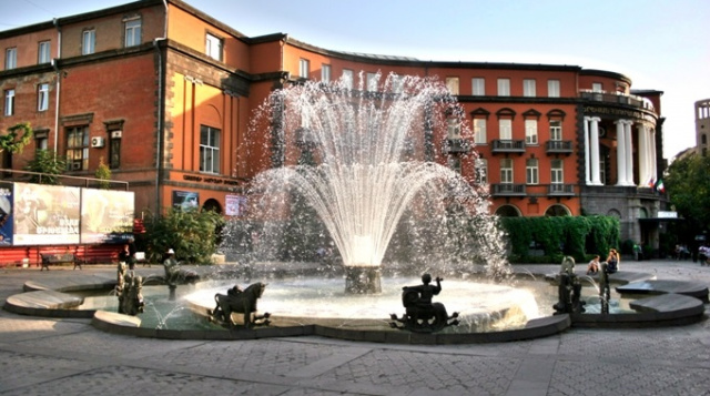 Charles Aznavour Square, Brunnen. Eriwan Webcam online