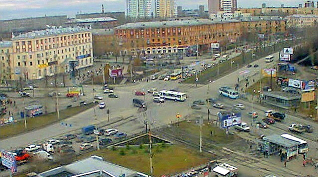 Kreuzung der Kosmonautenstraßen - Mashinostroiteley Webcam online