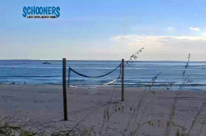 Schooners Beach Club Webcam online