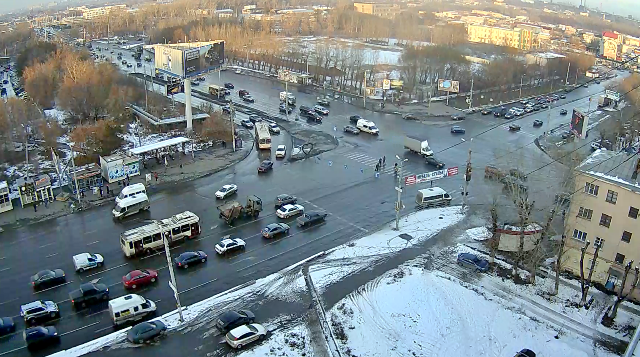 Kreuzung der Komsomolsky - Sverdlovsky Alleen. Tscheljabinsk Webcam online