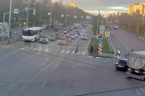 Kreuzung von Leningrad und Dzerzhinsky Avenue. Kamera 3. Webcams von Jaroslawl